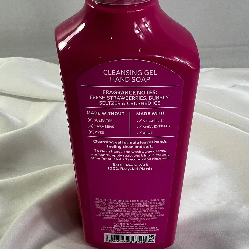 Bath & Body Works‎ Strawberry Soda Hand Soap - Vibrant Pink